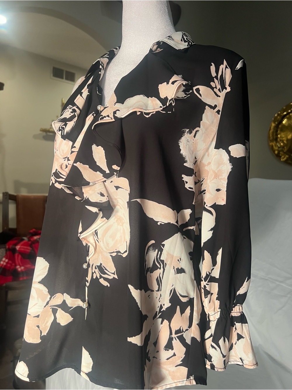 Iconic Karl Lagerfeld Floral Ruffle Blouse Small Pearl Buttons